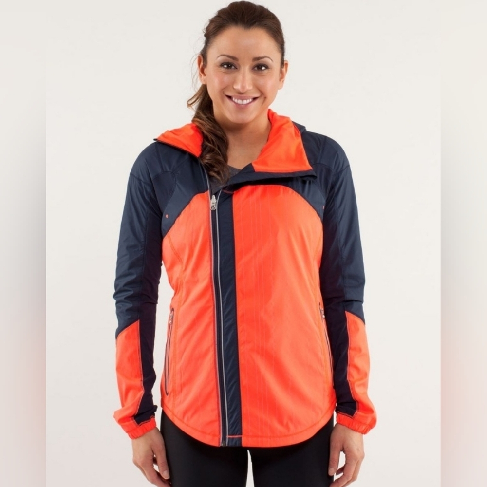 Lululemon Run: Get Up And Glow Jacket *Reflective 360Light Flare / InkwellRe 4